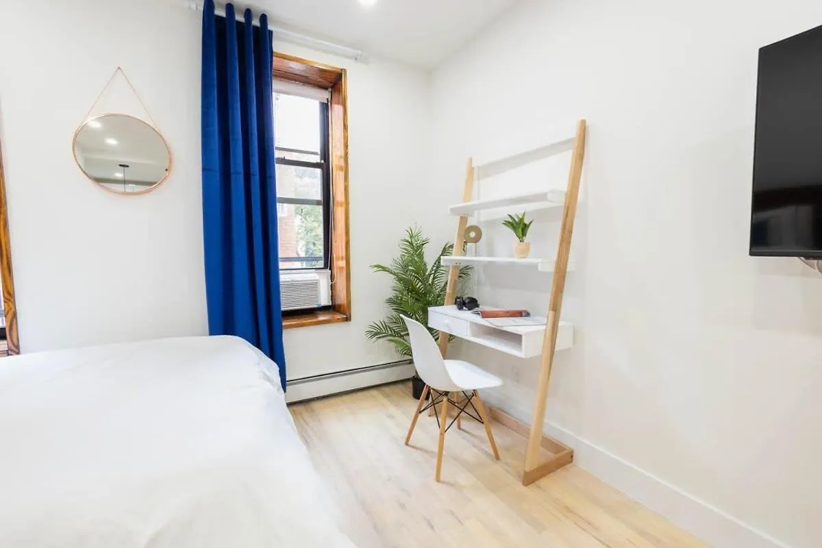 1597-1 Large Studio In The Unit Prime Ues New York Apartment