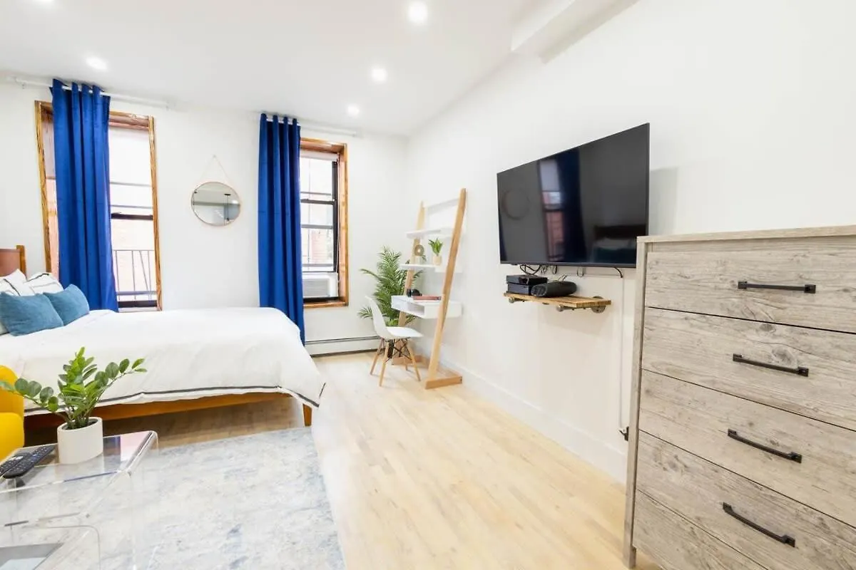 1597-1 Large Studio In The Unit Prime Ues New York 0*,  United States