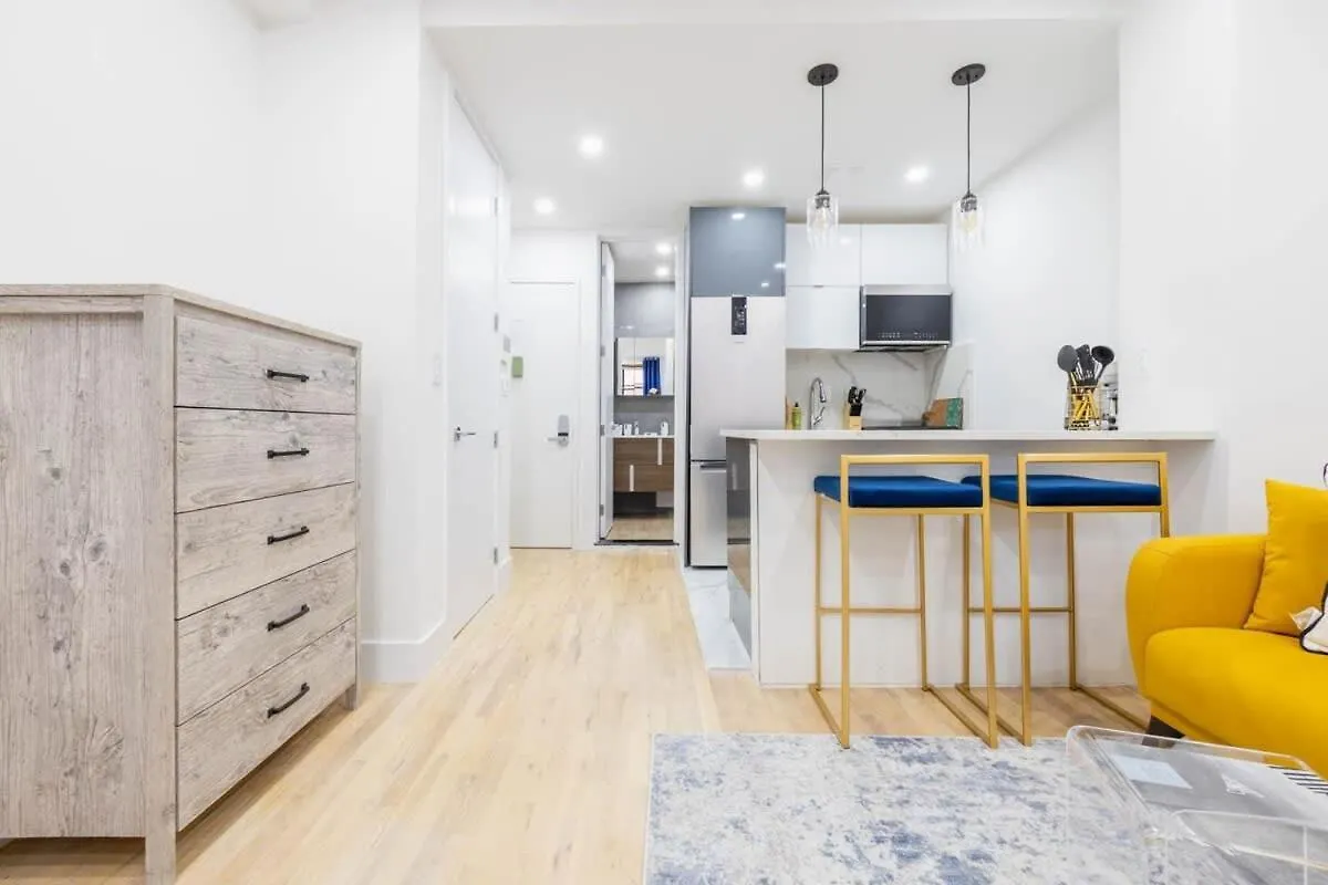 1597-1 Large Studio In The Unit Prime Ues New York