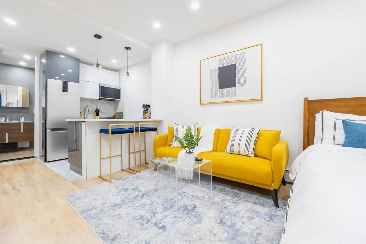 1597-1 Large Studio In The Unit Prime Ues New York
