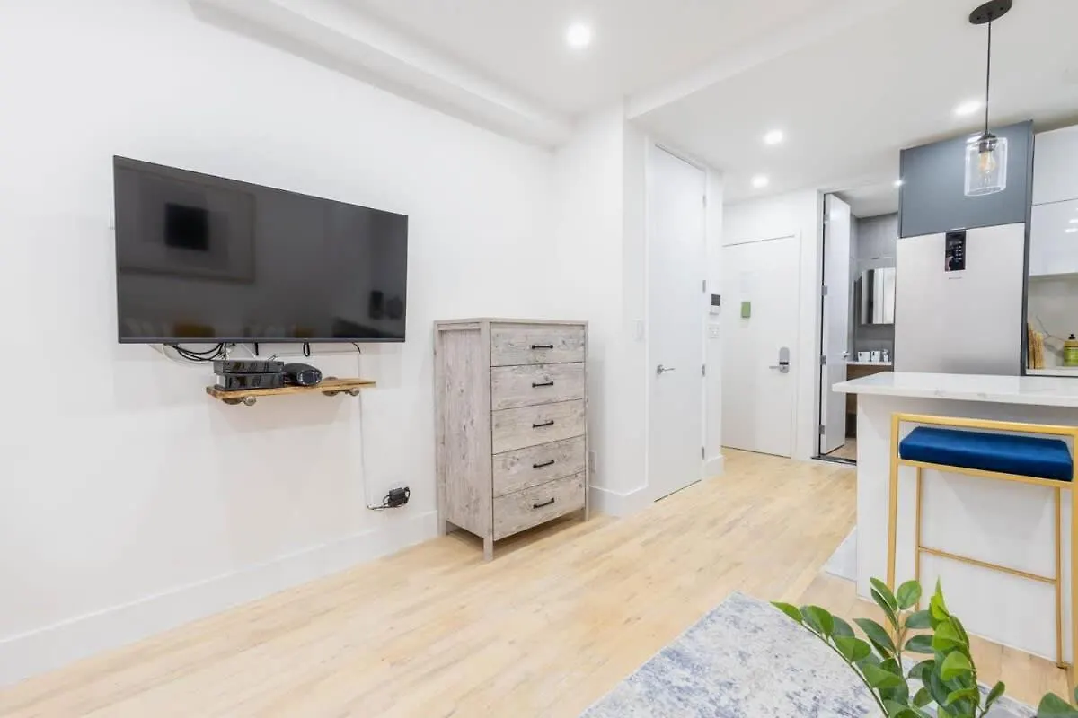 1597-1 Large Studio In The Unit Prime Ues New York United States