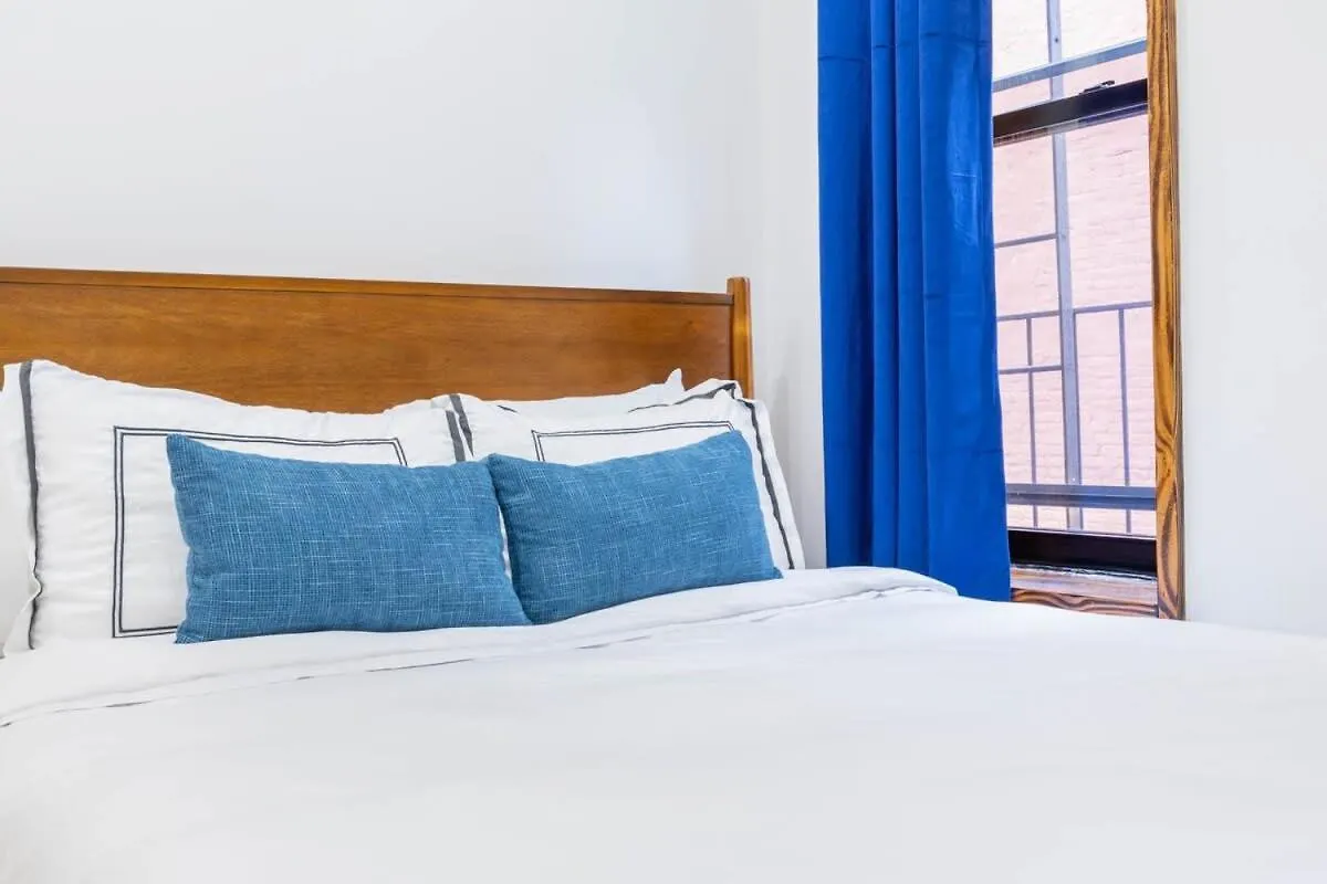 Apartment 1597-1 Large Studio In The Unit Prime Ues New York